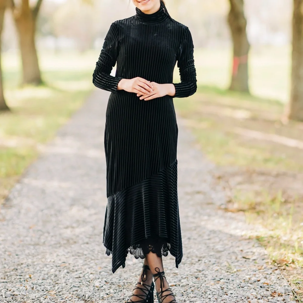 ASOS Design burnout velvet midi dress with hanky hem - Picture 2 of 8